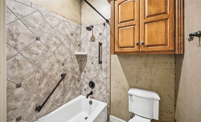 5488 River Trail Dr, Robstown, TX 78380