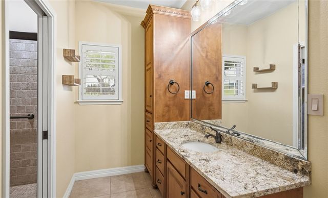 5488 River Trail Dr, Robstown, TX 78380