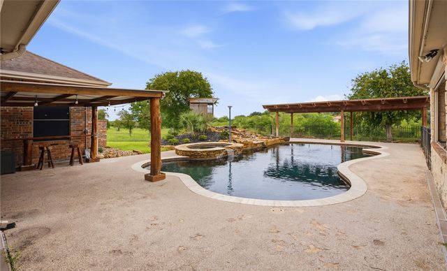 5488 River Trail Dr, Robstown, TX 78380