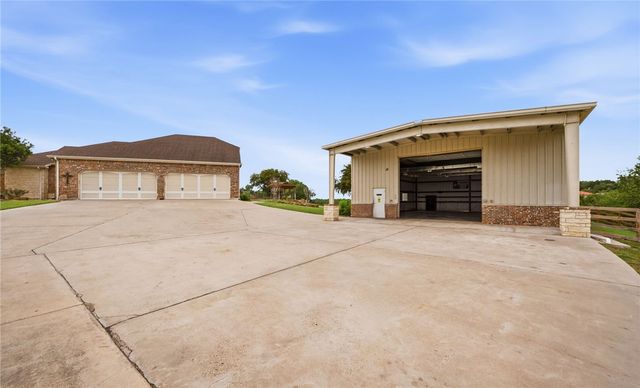 5488 River Trail Dr, Robstown, TX 78380