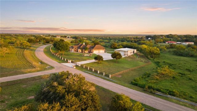 5488 River Trail Dr, Robstown, TX 78380