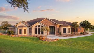 5488 River Trail Dr, Robstown, TX 78380