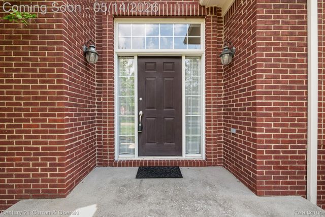 27852 Larson Lane, Farmington Hills, MI 48331