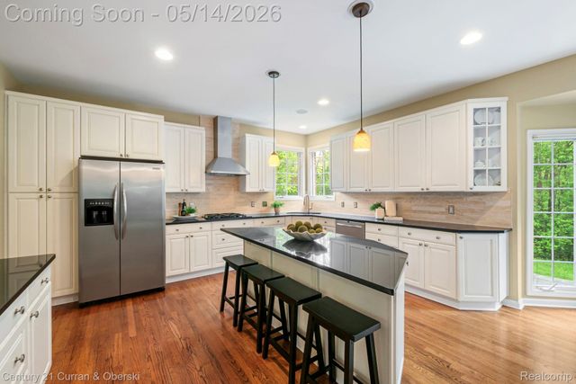 27852 Larson Lane, Farmington Hills, MI 48331