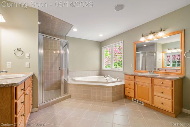 27852 Larson Lane, Farmington Hills, MI 48331