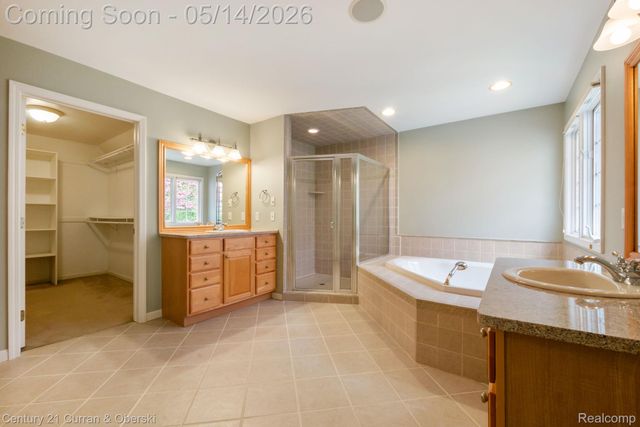 27852 Larson Lane, Farmington Hills, MI 48331