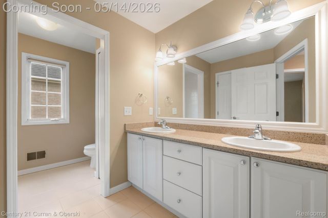 27852 Larson Lane, Farmington Hills, MI 48331