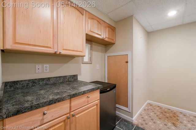 27852 Larson Lane, Farmington Hills, MI 48331