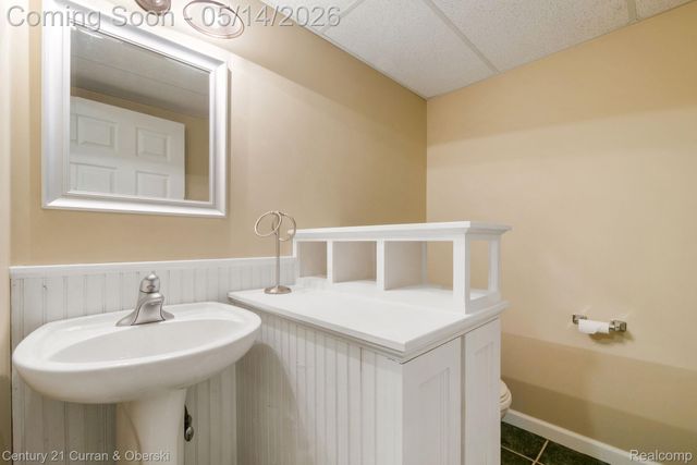 27852 Larson Lane, Farmington Hills, MI 48331