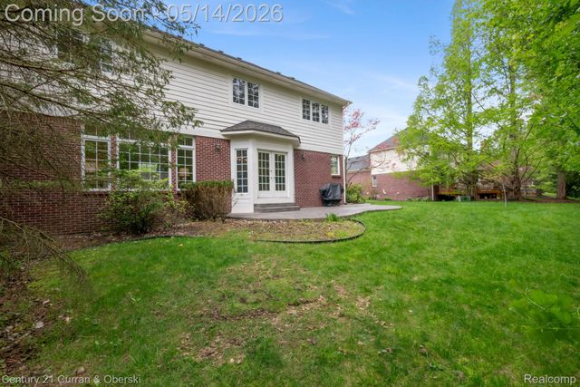 27852 Larson Lane, Farmington Hills, MI 48331