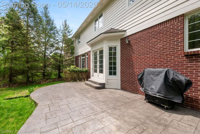 27852 Larson Lane, Farmington Hills, MI 48331
