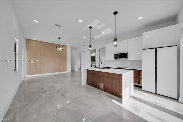 713 Roma Ave, Lehigh Acres, FL 33974