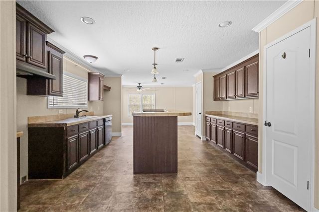 611 Sandy Run Road, Jesup, GA 31545