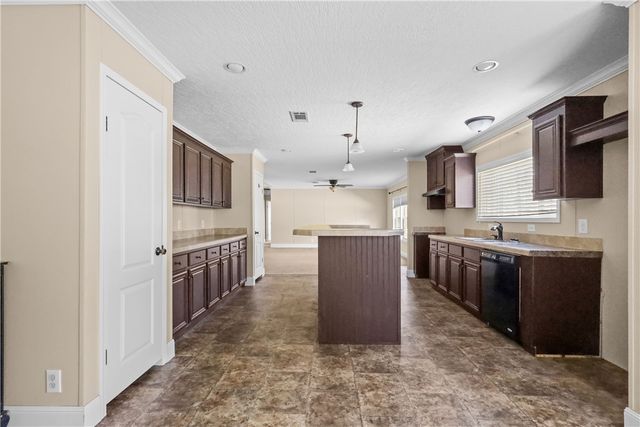 611 Sandy Run Road, Jesup, GA 31545