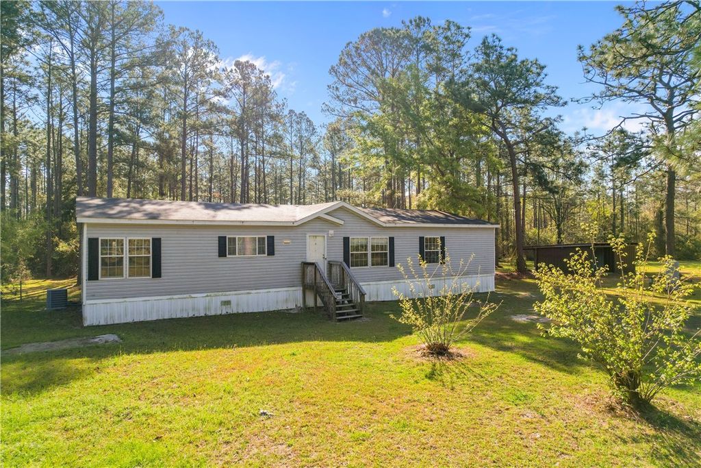 611 Sandy Run Road, Jesup, GA 31545