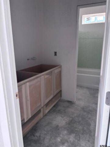 370 CR 2462, Mineola, TX 75773