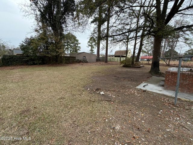 1811 Snowden Drive SE, Wilson, NC 27893