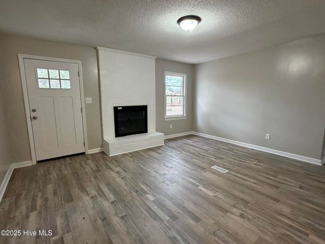 1811 Snowden Drive SE, Wilson, NC 27893