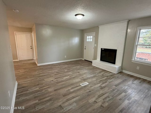 1811 Snowden Drive SE, Wilson, NC 27893