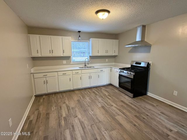 1811 Snowden Drive SE, Wilson, NC 27893