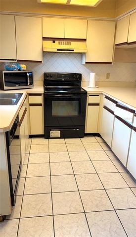 13 BLACKFOOT COURT, Palm Coast, FL 32137