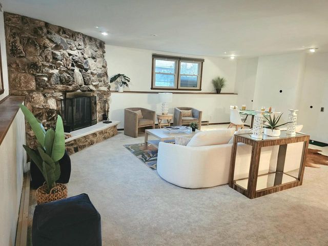 480 E Arthur DRIVE, Oak Creek, WI 53154