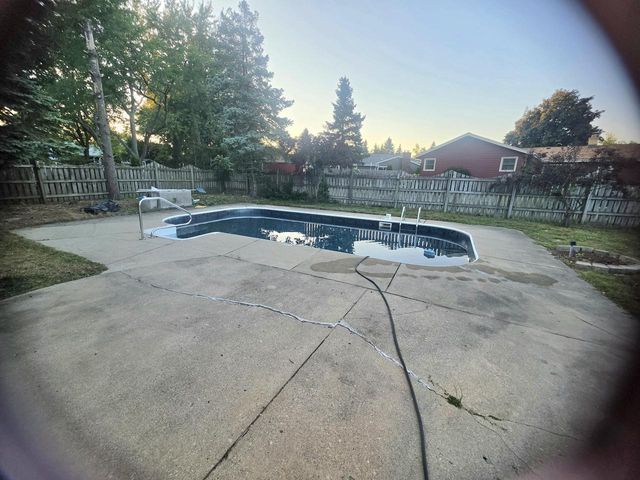 480 E Arthur DRIVE, Oak Creek, WI 53154