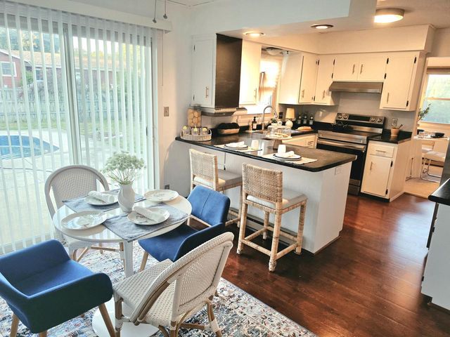 480 E Arthur DRIVE, Oak Creek, WI 53154