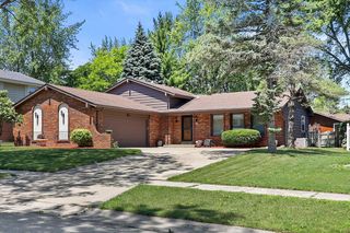 480 E Arthur DRIVE, Oak Creek, WI 53154