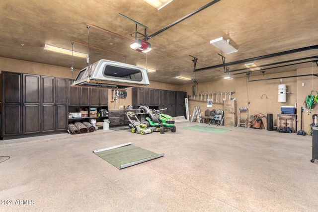 3831 E HUBER Street, Mesa, AZ 85205