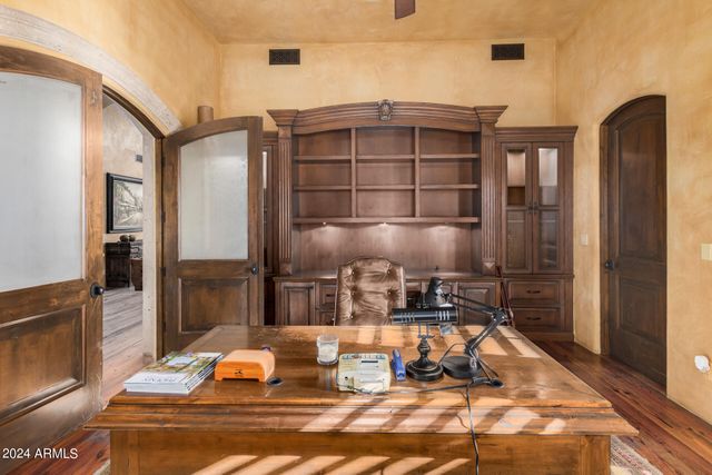 3831 E HUBER Street, Mesa, AZ 85205