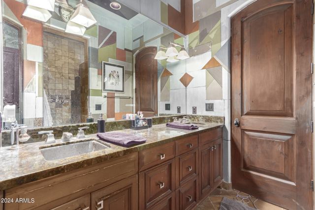 3831 E HUBER Street, Mesa, AZ 85205