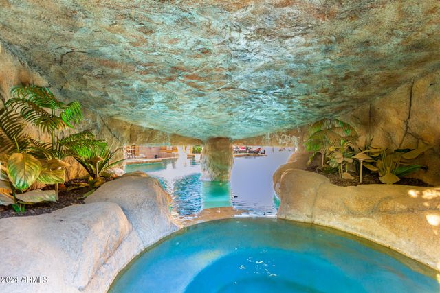 3831 E HUBER Street, Mesa, AZ 85205