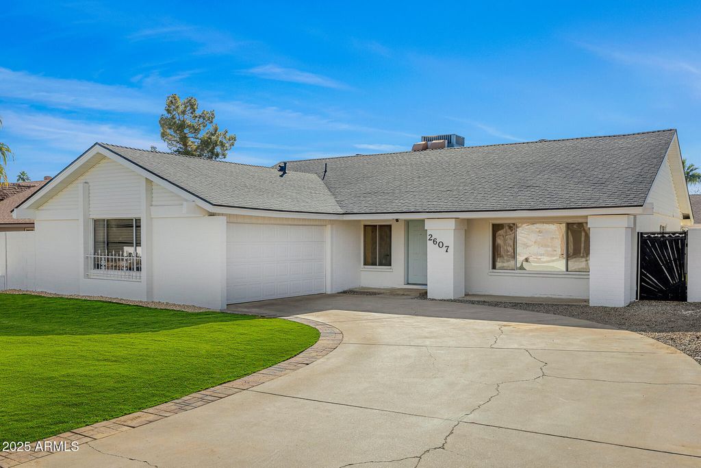 2607 E CORRINE Drive, Phoenix, AZ 85032