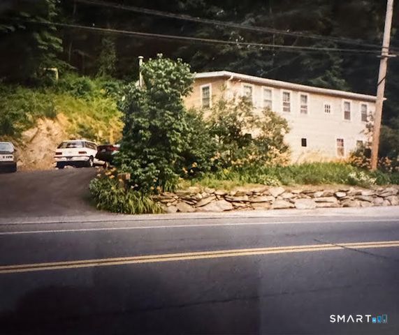 852 Danbury Road, Wilton, CT 06897