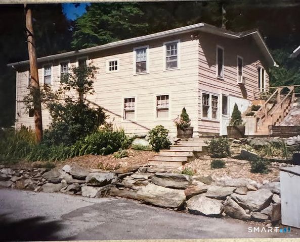 852 Danbury Road, Wilton, CT 06897