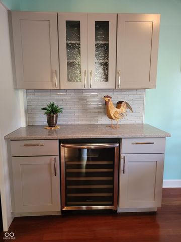 9306 W Golden Oaks W, Indianapolis, IN 46260