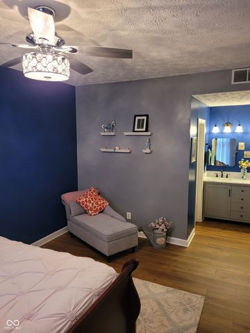 9306 W Golden Oaks W, Indianapolis, IN 46260