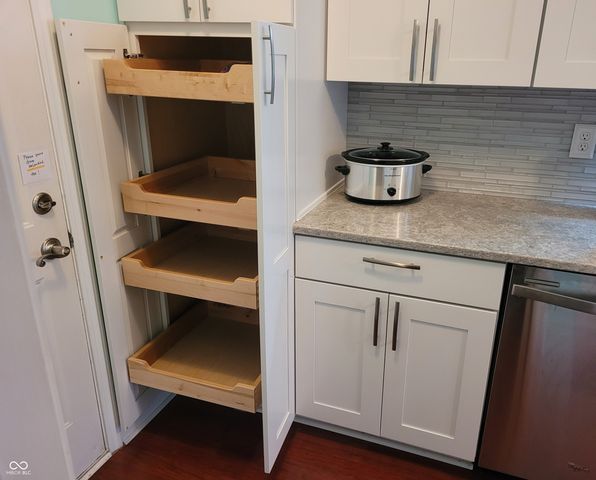 9306 W Golden Oaks W, Indianapolis, IN 46260