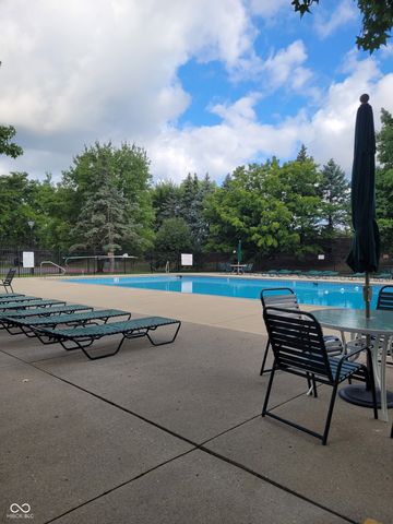 9306 W Golden Oaks W, Indianapolis, IN 46260