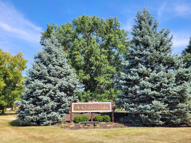 9306 W Golden Oaks W, Indianapolis, IN 46260