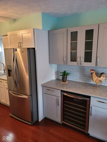 9306 W Golden Oaks W, Indianapolis, IN 46260