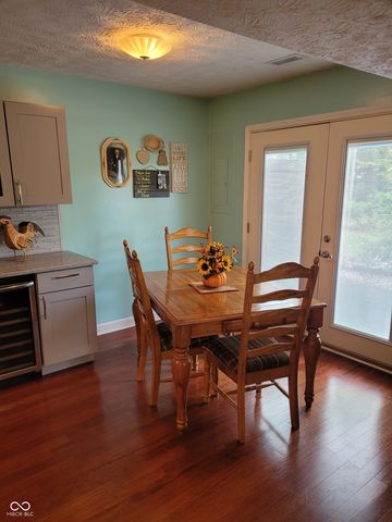 9306 W Golden Oaks W, Indianapolis, IN 46260