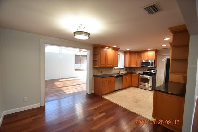 3223 W WYOMING AVENUE, Tampa, FL 33611