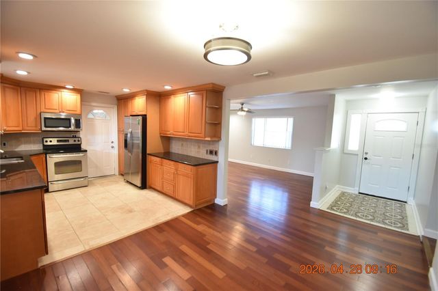 3223 W WYOMING AVENUE, Tampa, FL 33611