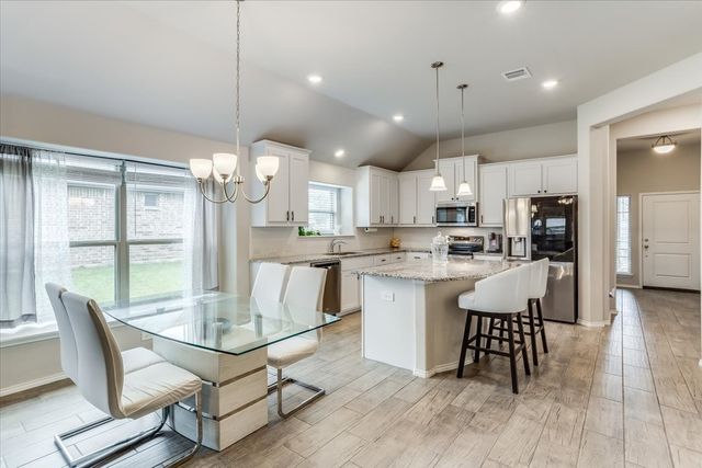 121 Rosemary Drive, Azle, TX 76020