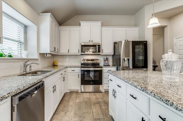 121 Rosemary Drive, Azle, TX 76020