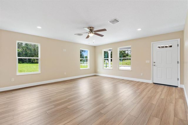 555 E ANDERSON AVENUE, Bushnell, FL 33513