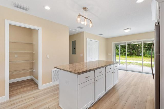 555 E ANDERSON AVENUE, Bushnell, FL 33513