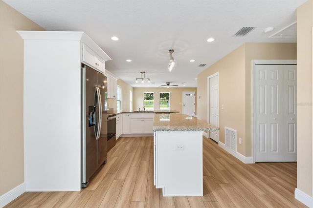 555 E ANDERSON AVENUE, Bushnell, FL 33513